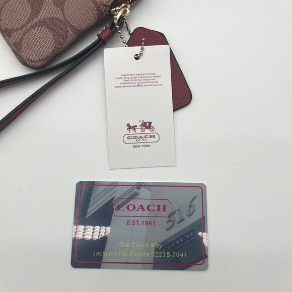 COACH NWT Signature Leather Strawberry Corner Zip Wristlet - Picture 10 of 12